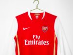 The 2006/076 season at Arsenal's home ground - Image 9
