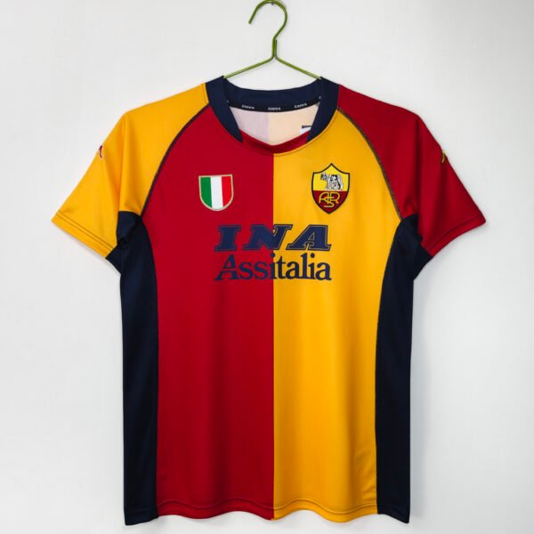 The 2000/01 season saw Roma return to their traditional home style.