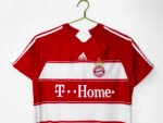 The 2007/08 season saw Bayern return to their traditional home style. - Image 2