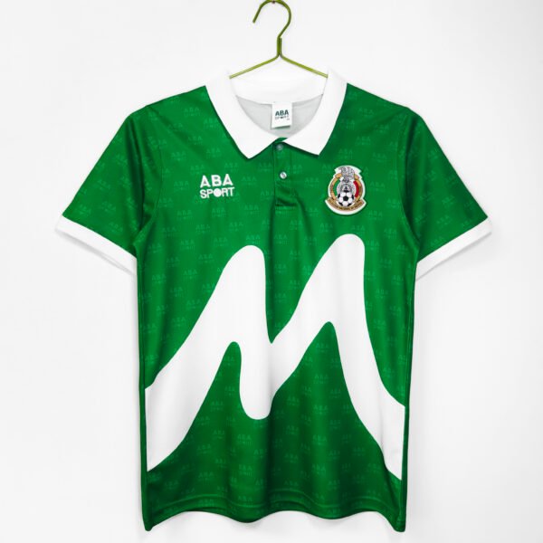 The 1995 season at the home stadium of Mexico