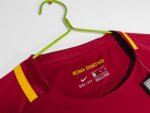 The 2017/18 season saw Roma return to their traditional home style. - Image 6