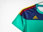 2010 Season - Spanish Goalkeeper - Retro Green Style - Image 4