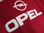 The 2001/02 season saw Bayern return to their traditional home style of play. - Image 3
