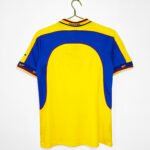 The 2001 season saw the return of the traditional style at the Colombian home stadium. - Image 2