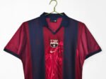 The 2000/01 season saw Barcelona adopt a retro style at home. - Image 11