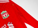 The retro home jersey of Liverpool in the 2010/11 season - Image 7