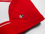 The 2007/08 season saw Bayern return to their traditional home style. - Image 6
