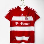 The 2007/08 season saw Bayern return to their traditional home style.