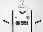 The 2000/01 season at Valencia's home ground - Image 10