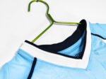 The home team color of Celta in the 2001/02 season was blue. - Image 6