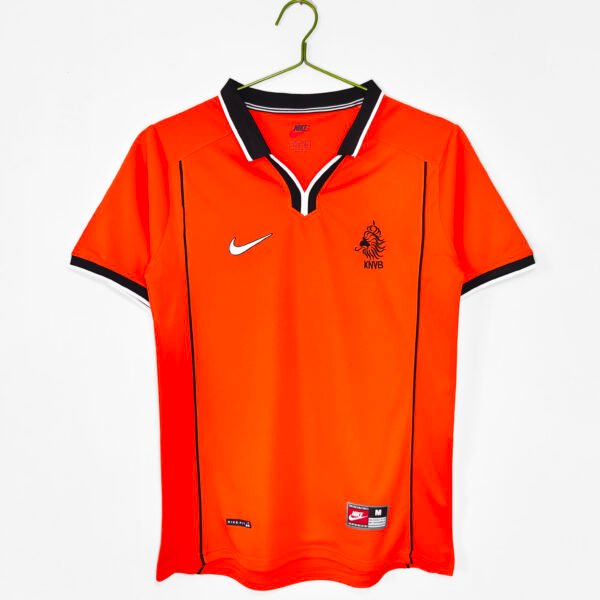The 1998 season at the home stadium of the Netherlands