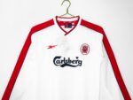 The white color of Liverpool's away uniform in the 1998 season - Image 2