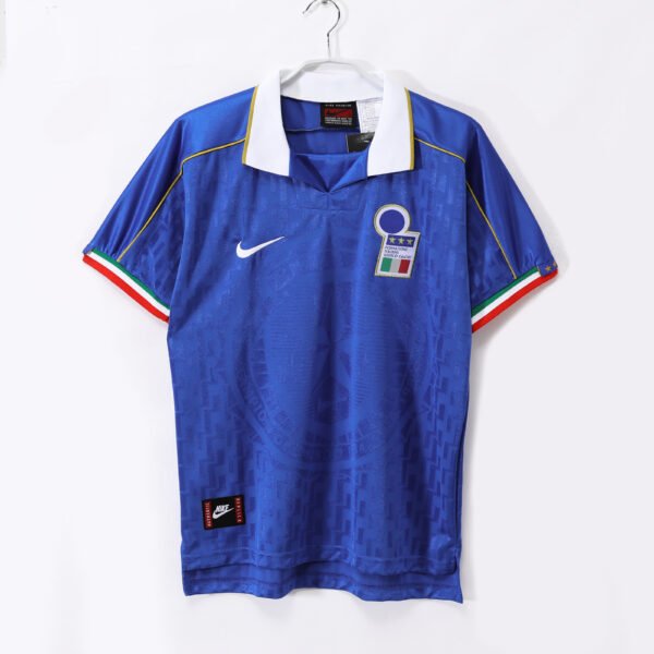 In the 1995 season, Italy played at home
