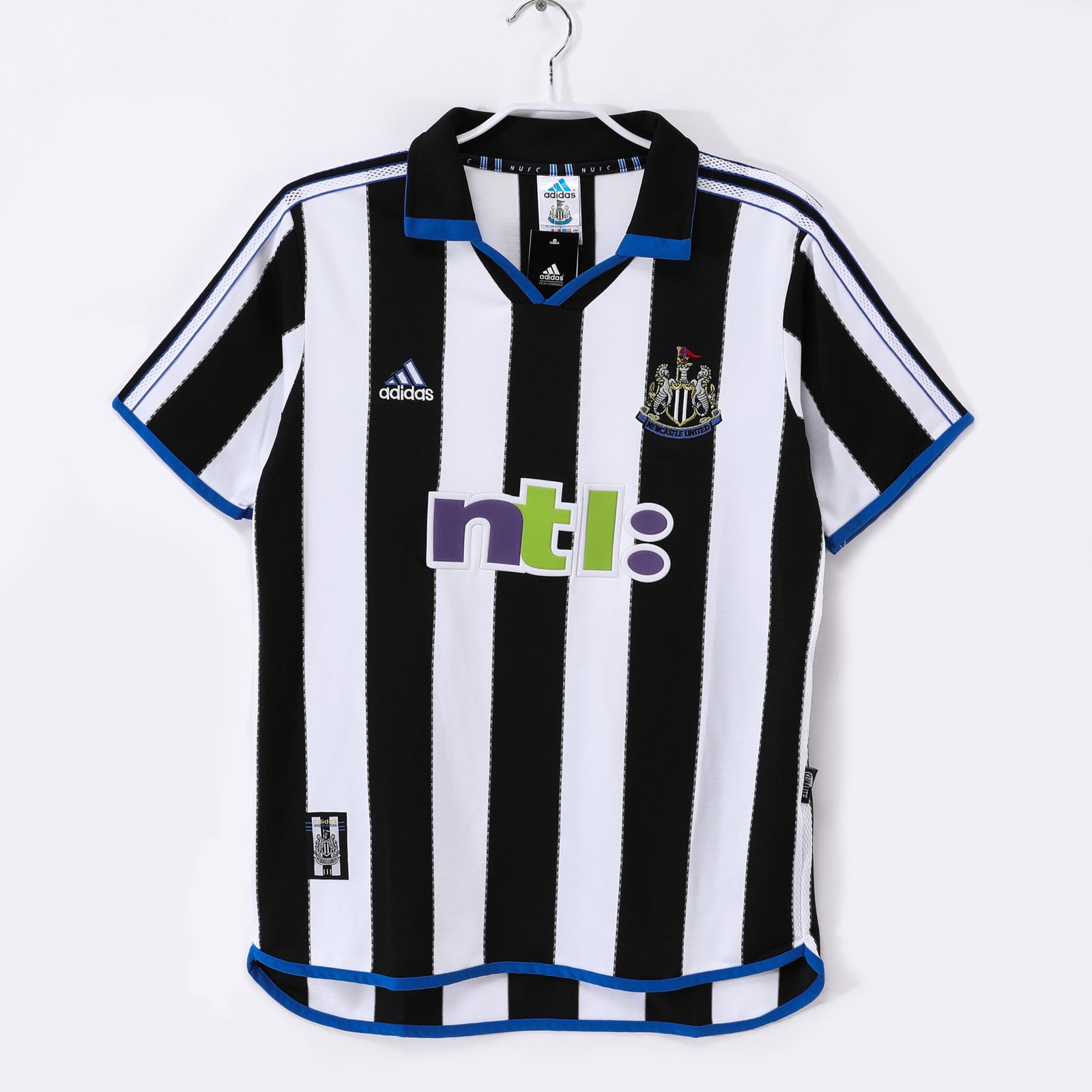 a6a4ba7a Newcastle United's home retro look in the 2000/01 season - Image 1