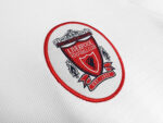 The white color of Liverpool's away uniform in the 1998 season - Image 11