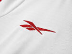 The white color of Liverpool's away uniform in the 1998 season - Image 2