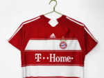 The 2007/08 season saw Bayern return to their traditional home style. - Image 2