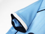 The home team color of Celta in the 2001/02 season was blue. - Image 2
