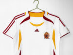 2006 season - Spanish away game in white retro style - Image 10