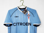 The home team color of Celta in the 2001/02 season was blue. - Image 13
