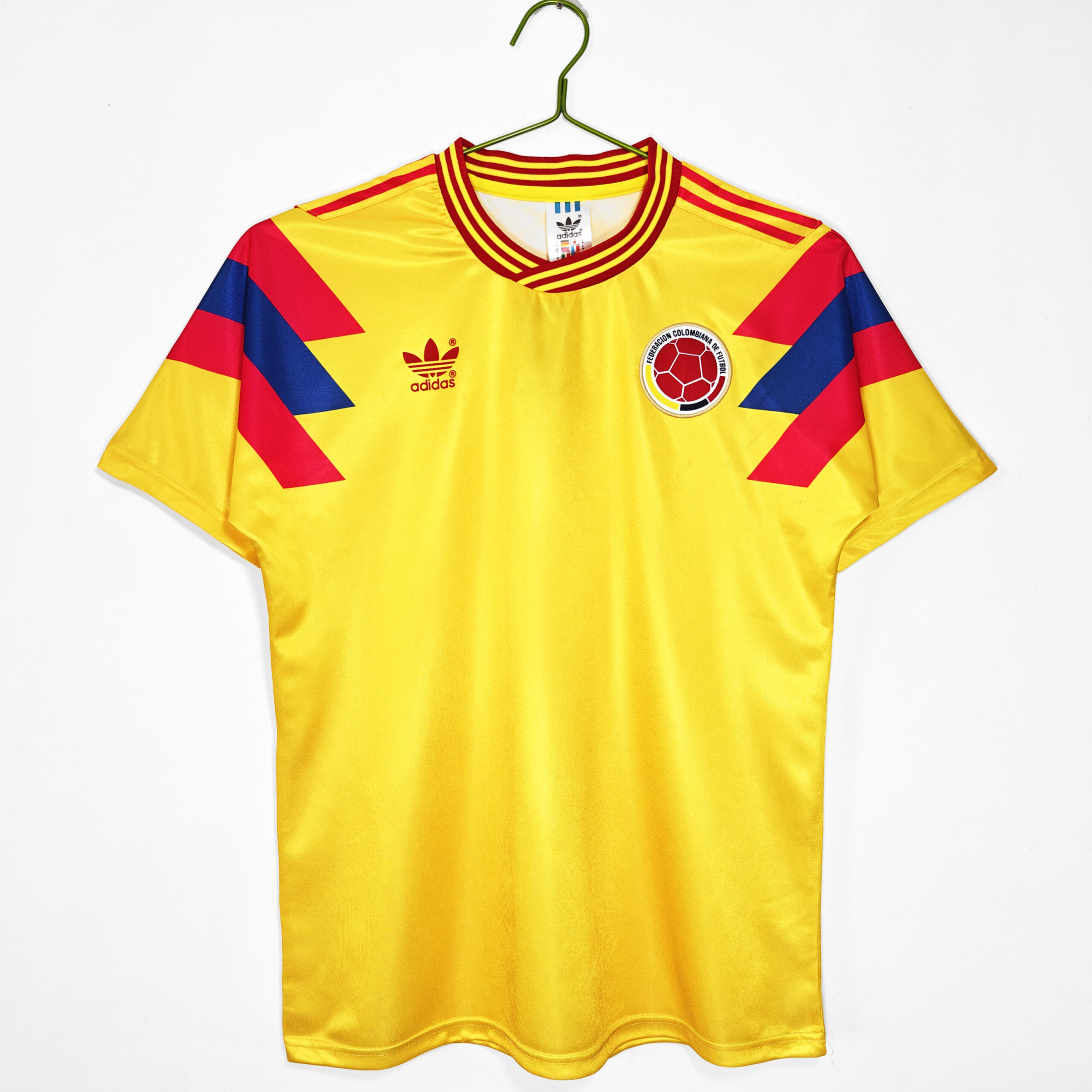 60dc2243 The 1990 season's home retro of Colombia - Image 1