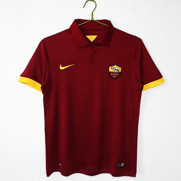 The 2014/15 season saw Roma return to their traditional home style.