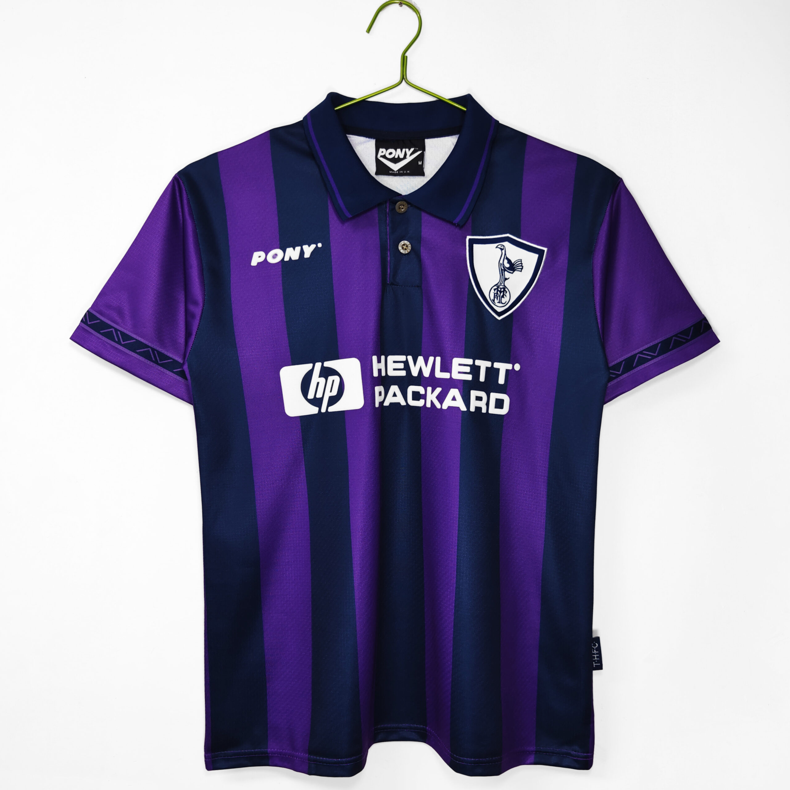 9 The purple color of Tottenham's away uniform in the 1995/97 season - Image 1