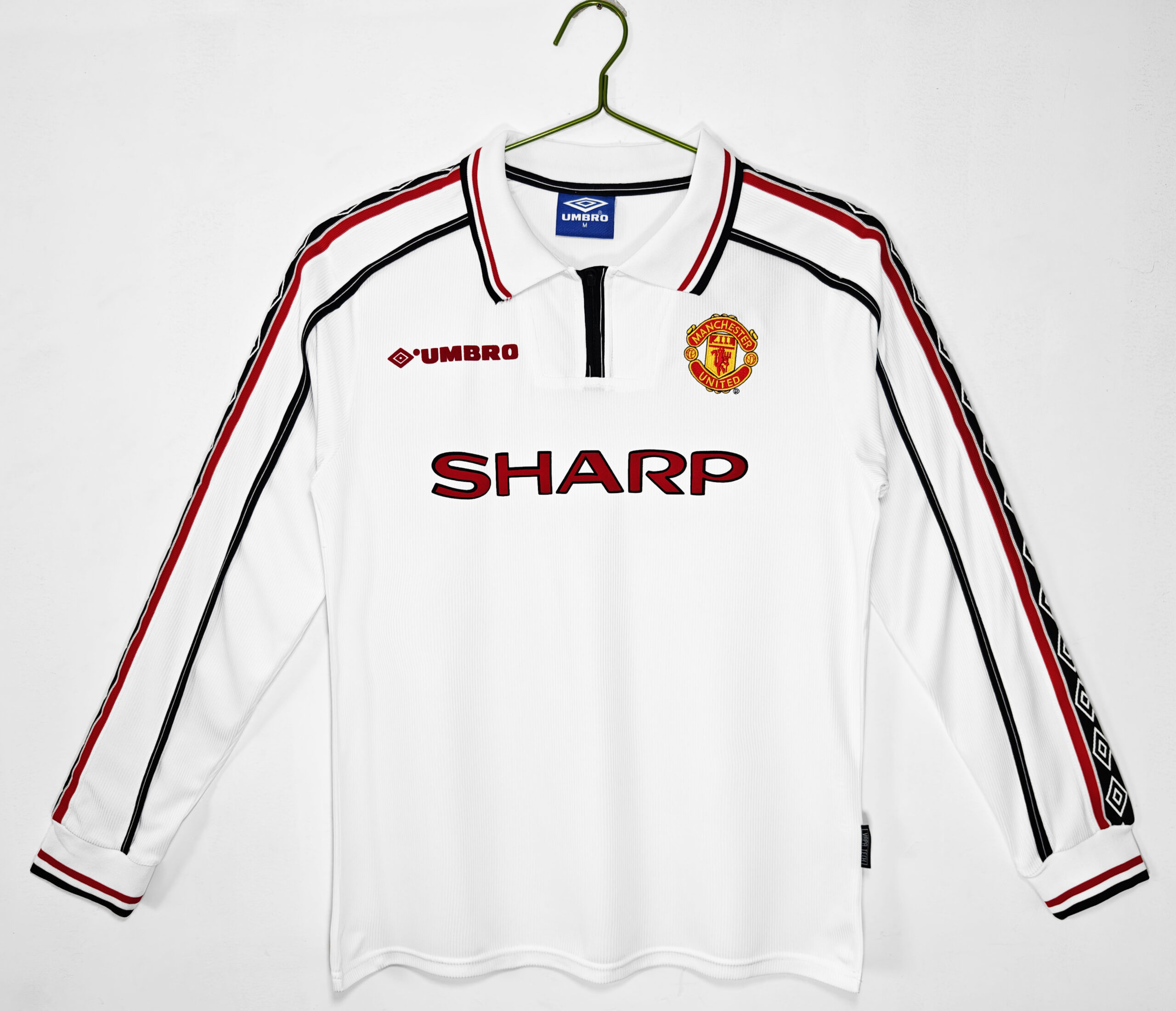 b9bf11c1 1998/99 season - Manchester United's white uniform - Image 1