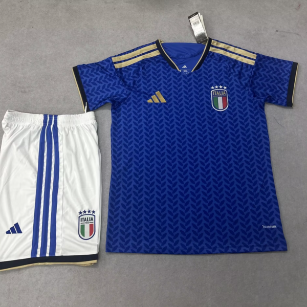 The home jersey set of the Italian national team