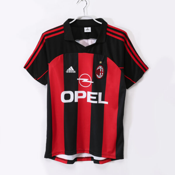 2000/02 season AC Milan host