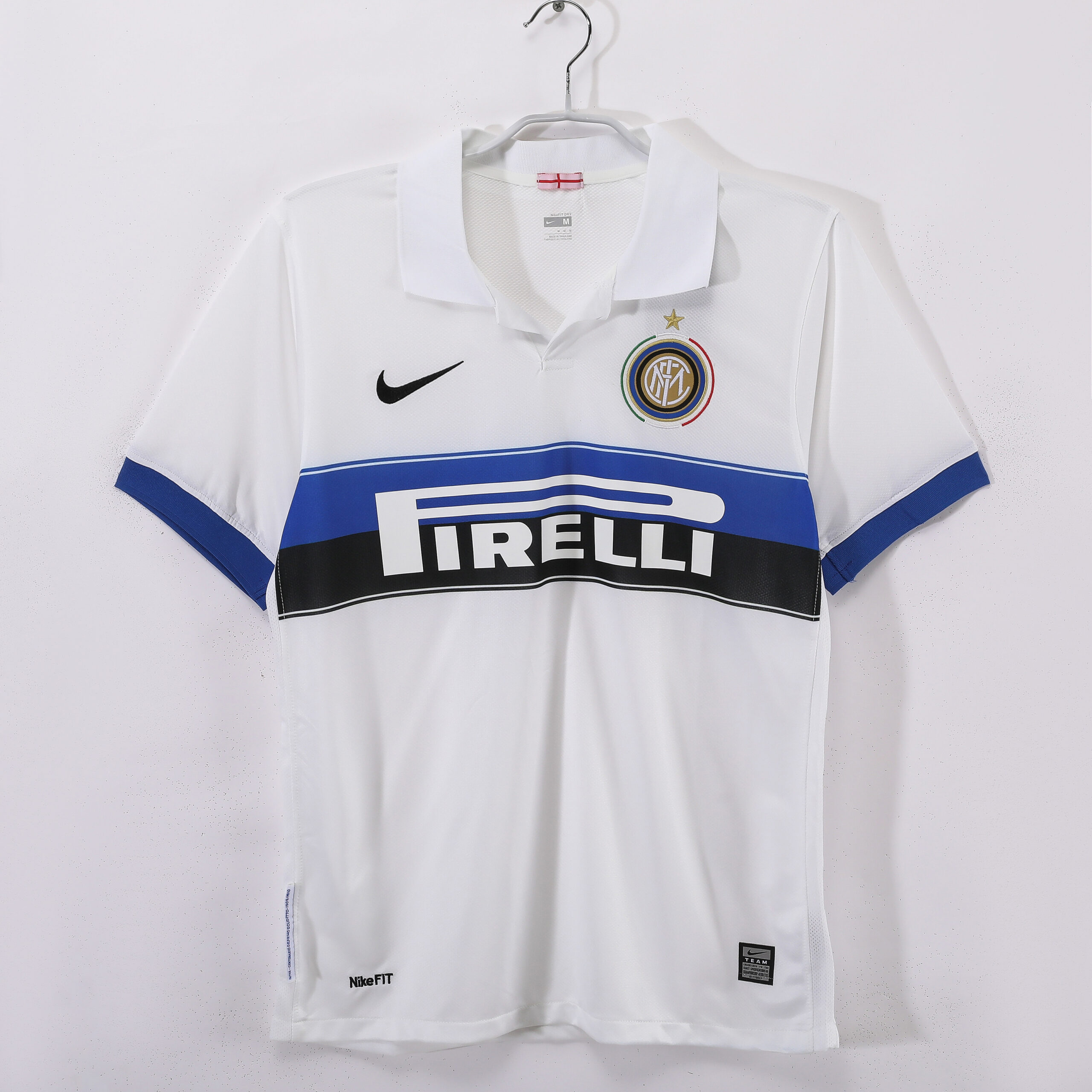 4c858850 Inter Milan away white in the 2009/10 season - Image 1